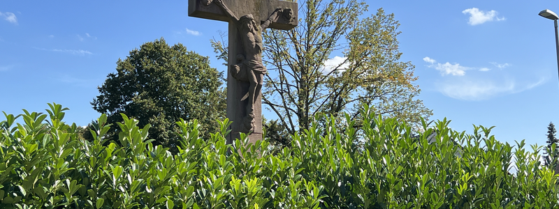 Wegkreuz Lauterburger Weg