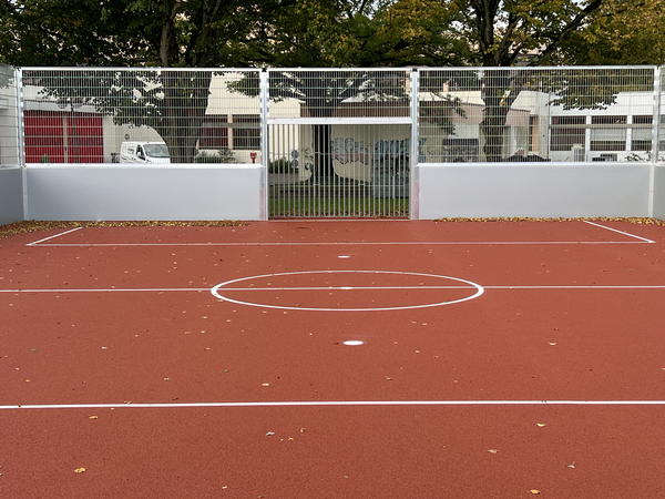 Schulaußenanlage