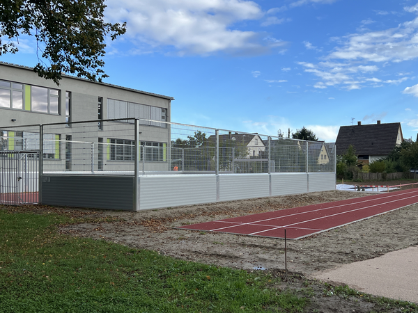 Schulaußenanlage
