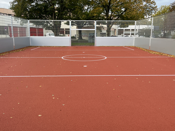 Schulaußenanlage