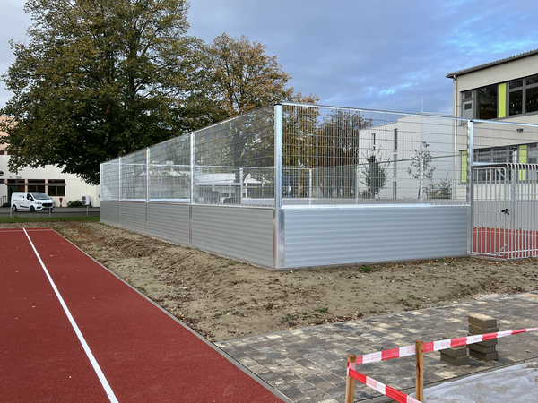 Schulaußenanlage